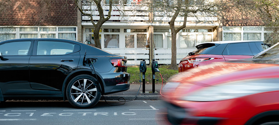 DKV Mobility partners with Connected Kerb in the UK - EUROMOVERS