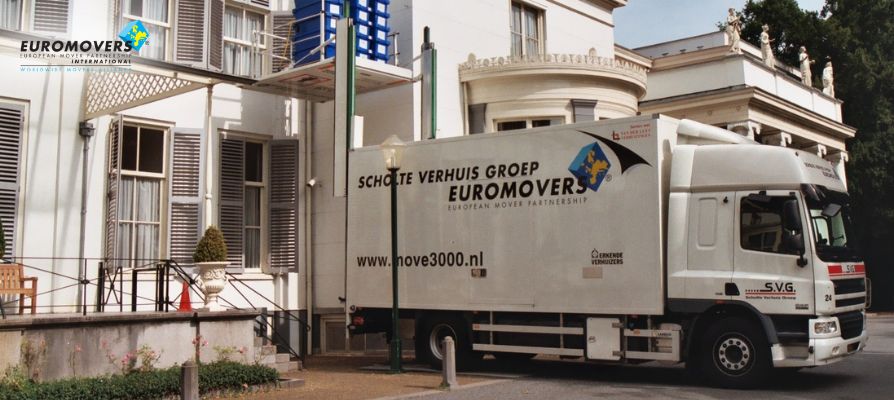 How to Choose the Right Door to Door Moving Company - EUROMOVERS